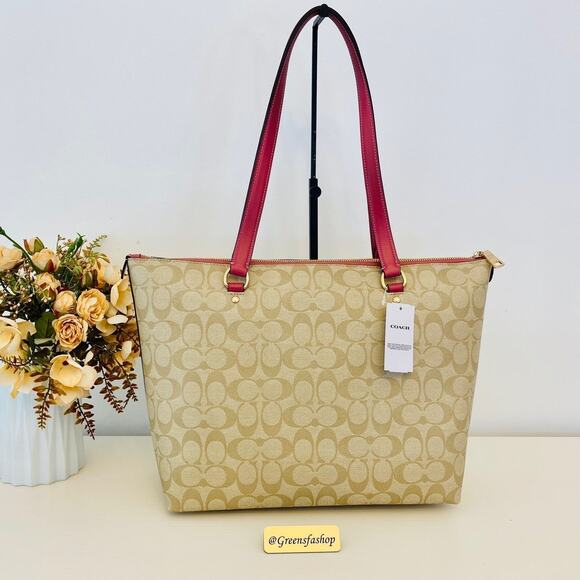Coach Gallery Tote In Signature Canvas - Picture 4 of 9